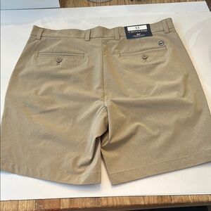 NWT Vineyard Vine's Men's Khaki Performance Shorts W33